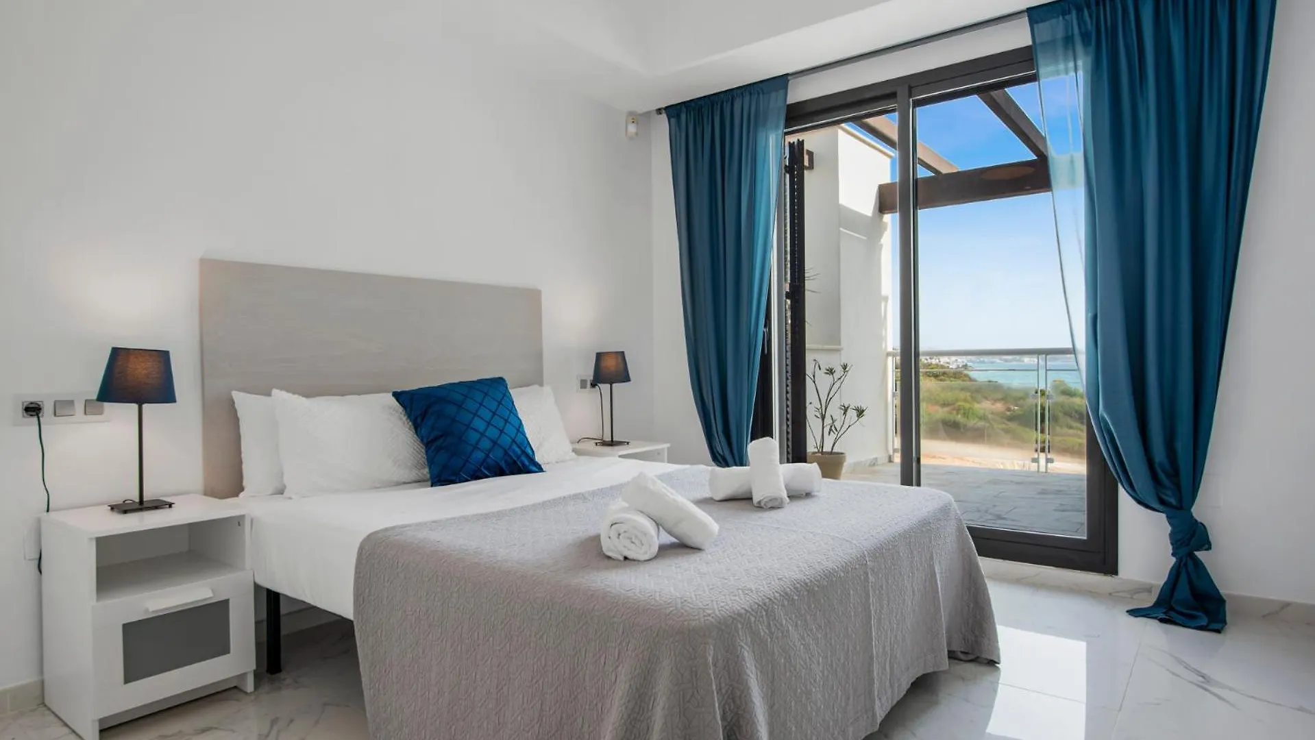 Sea View Apartment In Casares Del Mar By Costarentals - Ref M50 Bahia de Casares 0*,  Spain